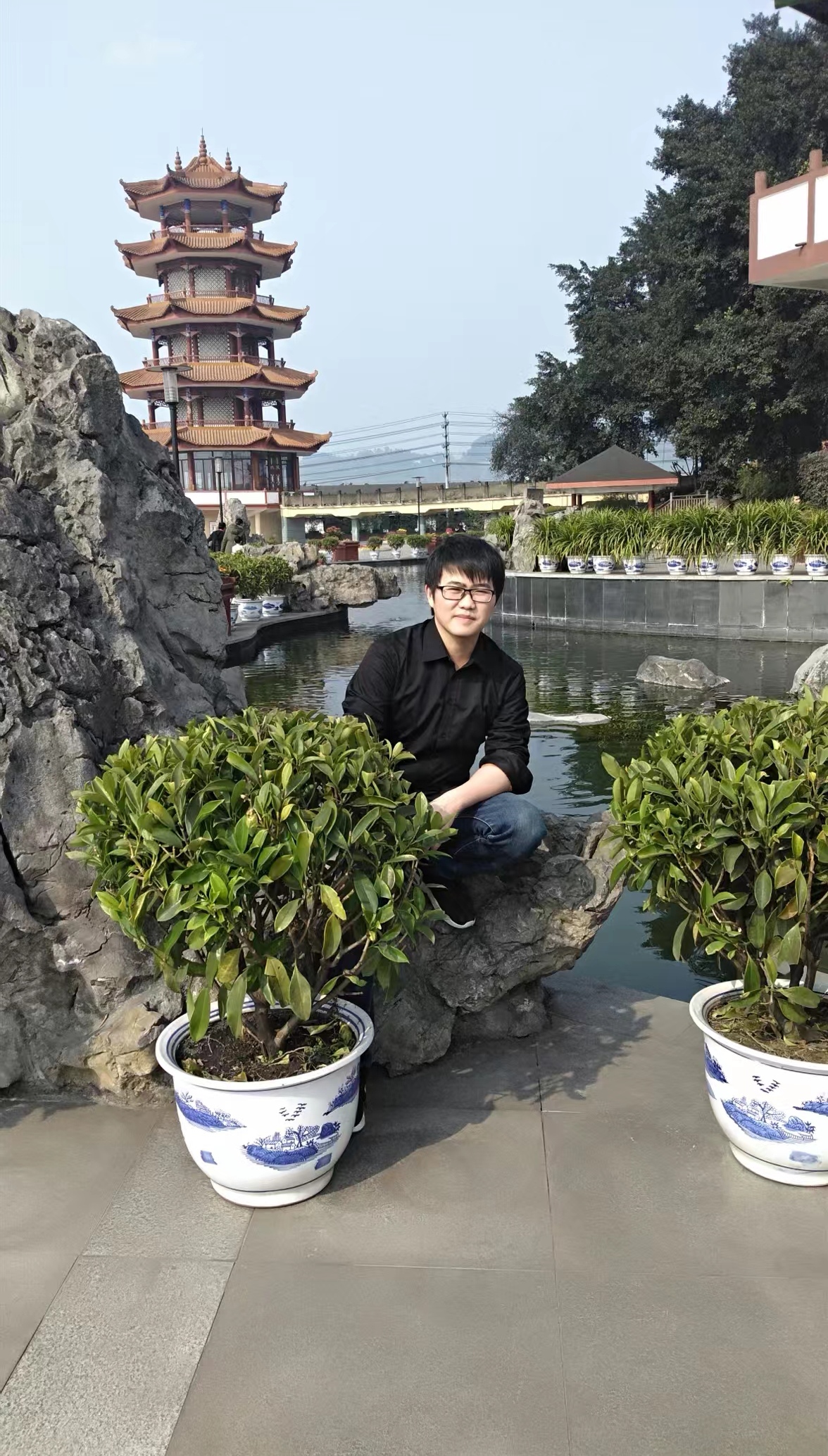 发2张年轻时候非主流的照片